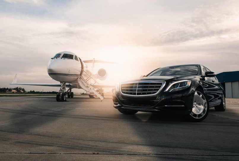 Elite Limo Airport Transportation - Punctual and Luxury Airport Transfers