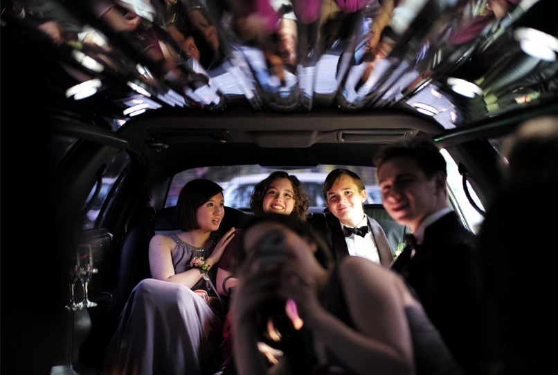 Elite Limo Prom Night - Stylish and Safe Transportation for Students