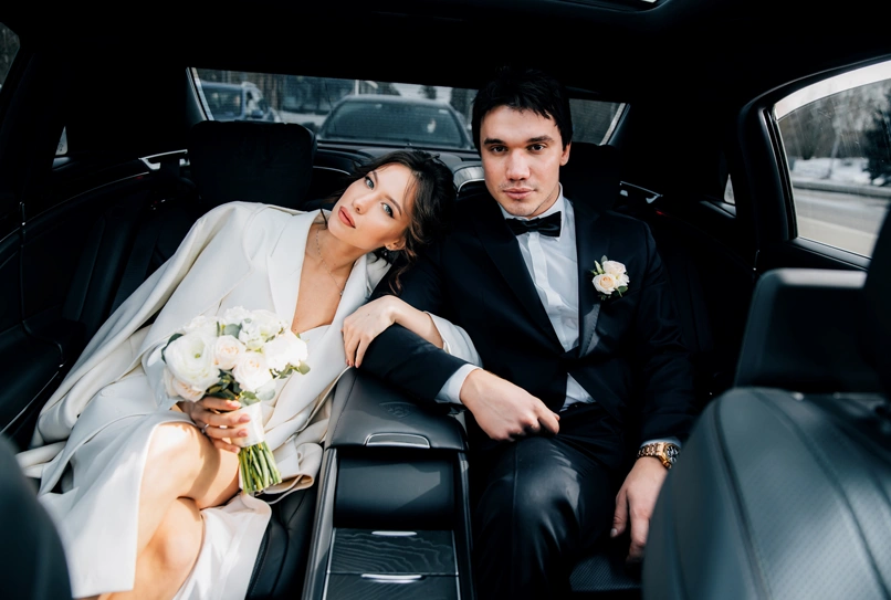 Elite Limo Wedding Transportation - Elegant Limousines for Your Special Day